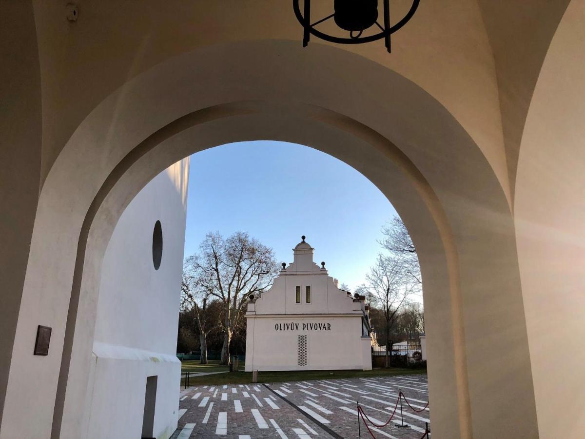 Olivuv Pivovar Dolni Brezany Exterior photo